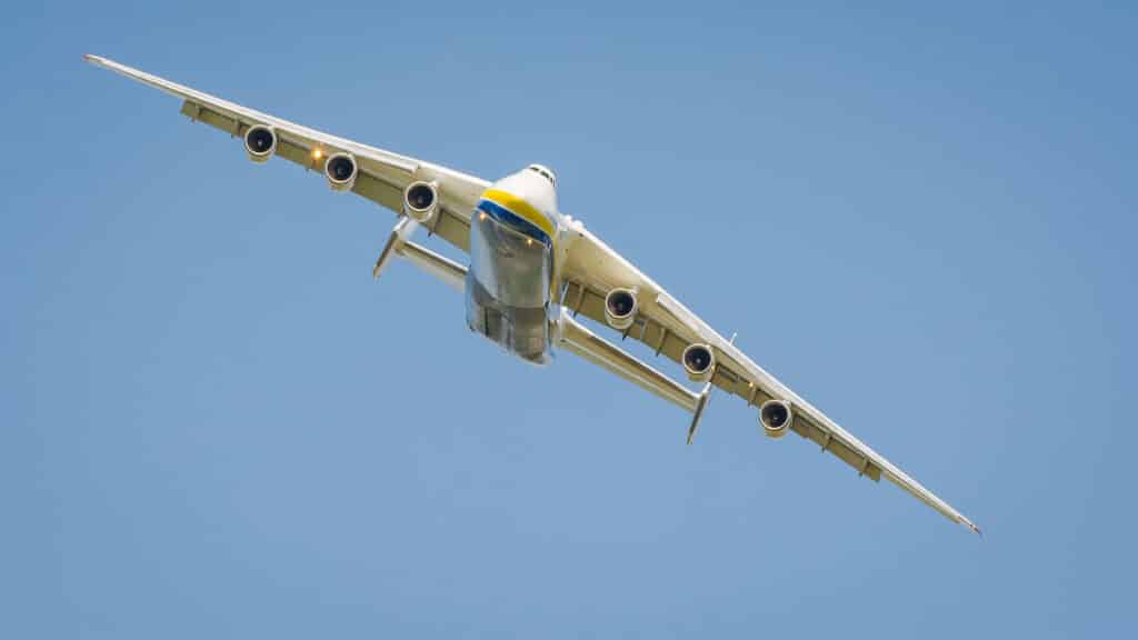 How Much Does An Airplane Weigh? An-225